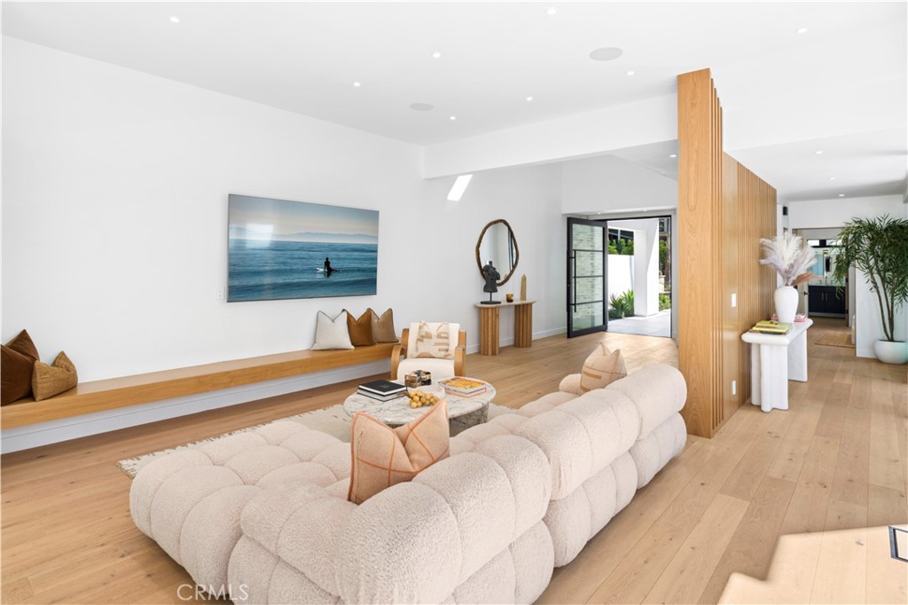 215 Goldenrod, Corona Del Mar, CA 92625
