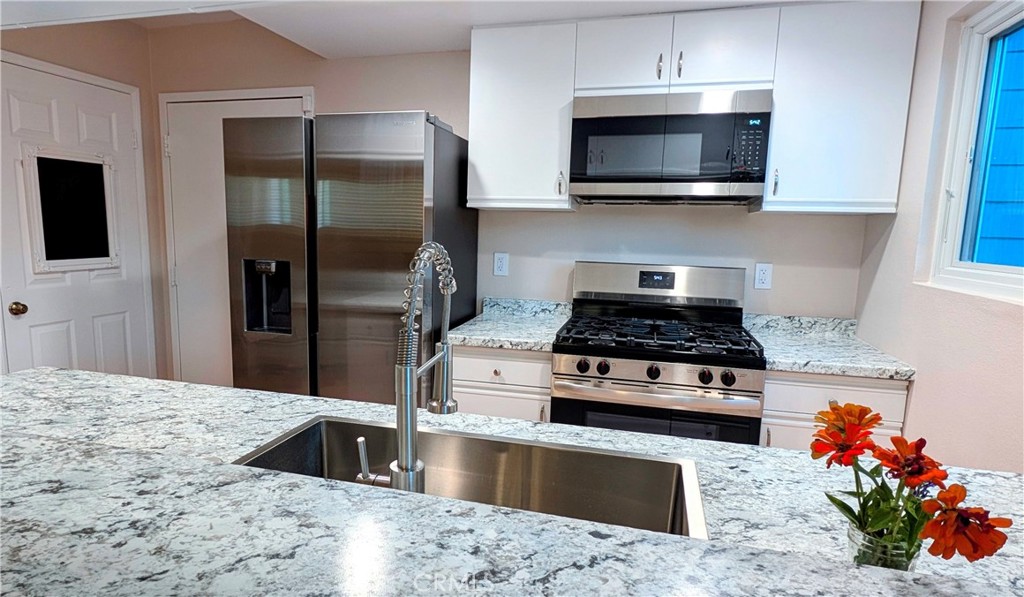 2302 Elden, Costa Mesa, CA 92627