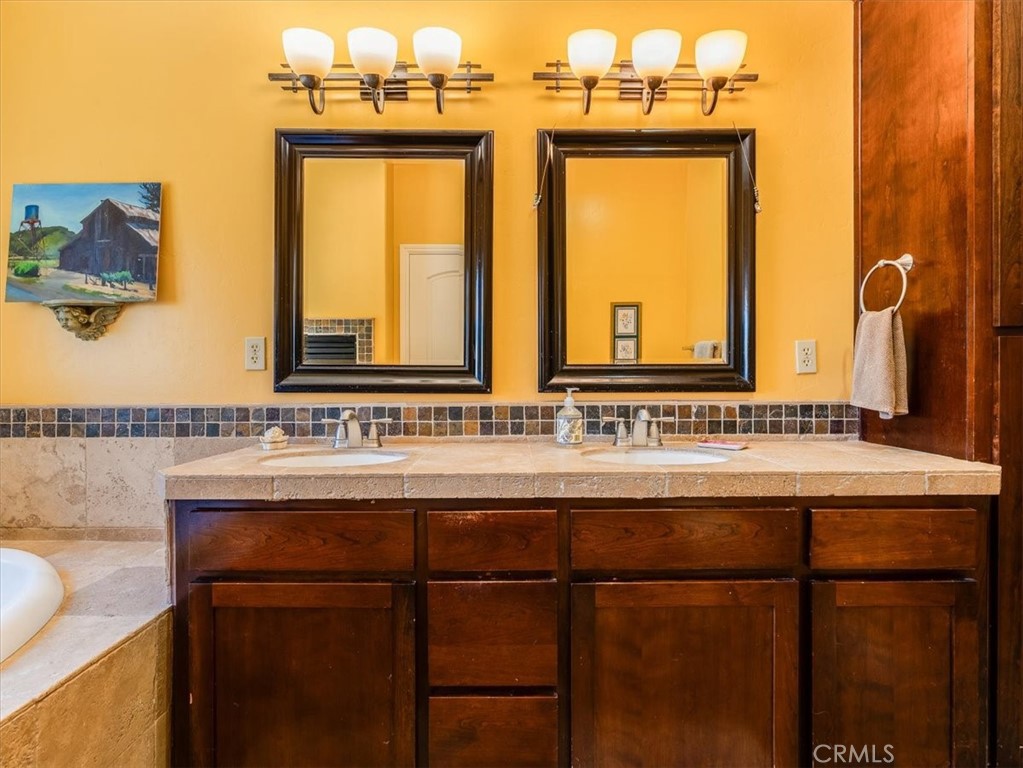 1575 Parkhill Road, Santa Margarita, CA 93453