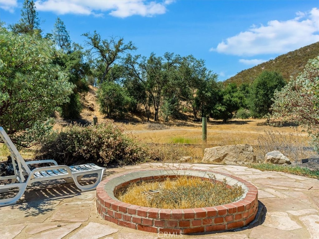 1575 Parkhill Road, Santa Margarita, CA 93453