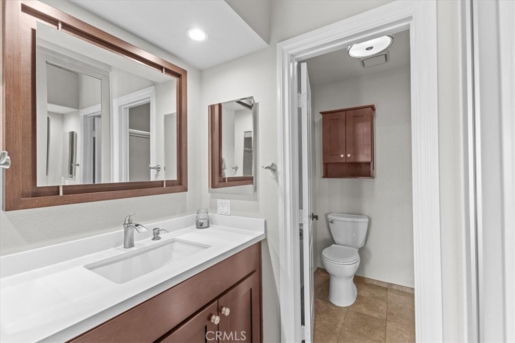 2nd Bedroom's bathroom