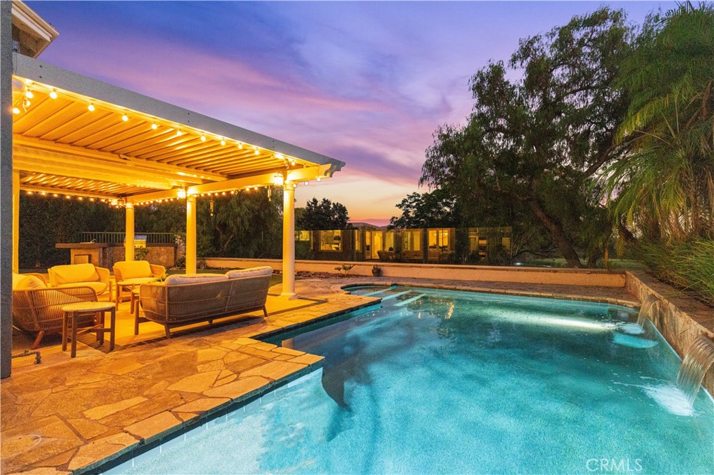 10 Skylark Way, Trabuco Canyon, CA 92679
