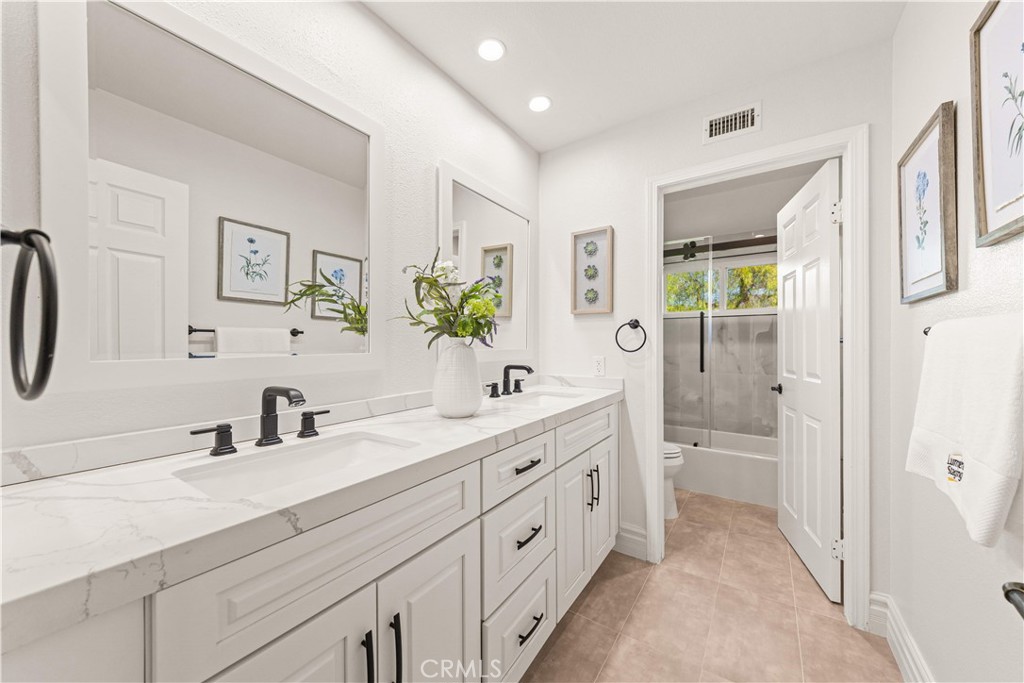 10 Skylark Way, Trabuco Canyon, CA 92679