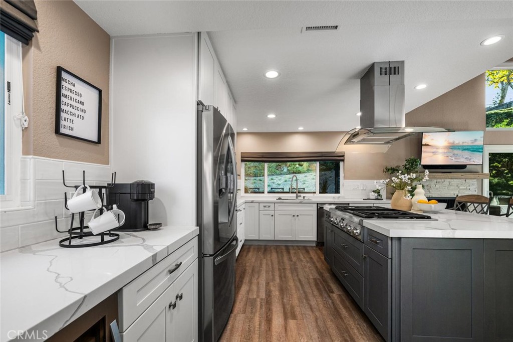 288 S Leandro, Anaheim, CA 92807 288 S Leandro, Anaheim, CA 92807