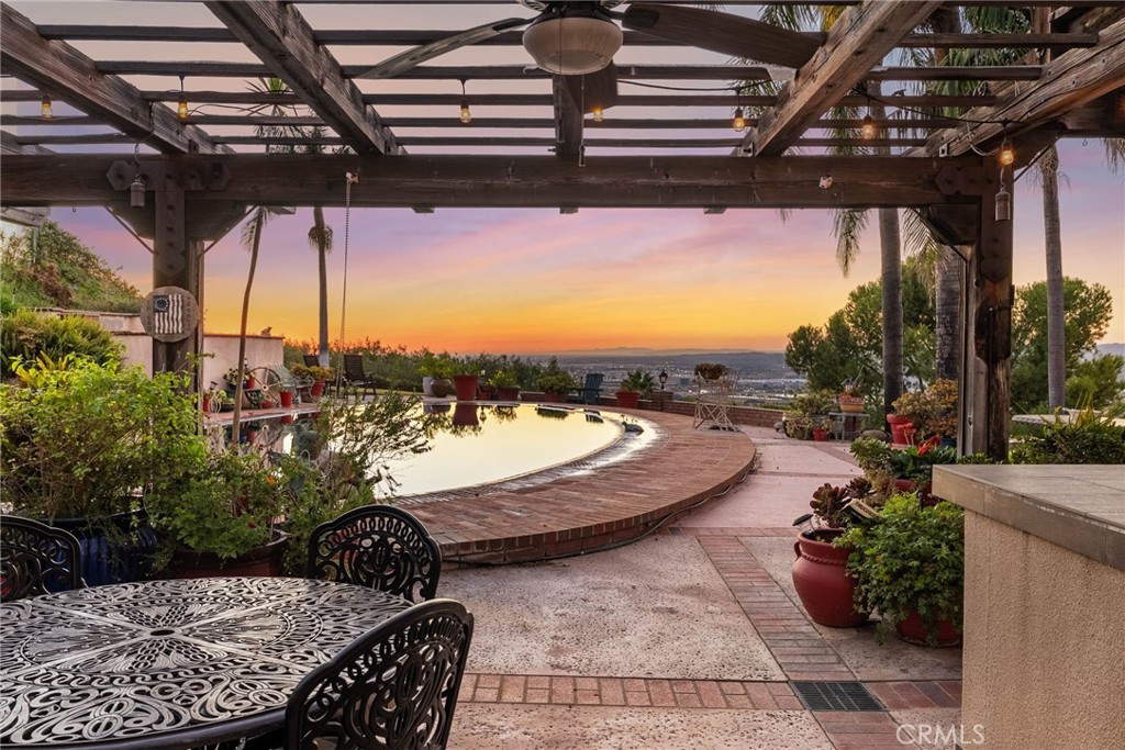 701 S Londerry Lane, Anaheim, CA 92807