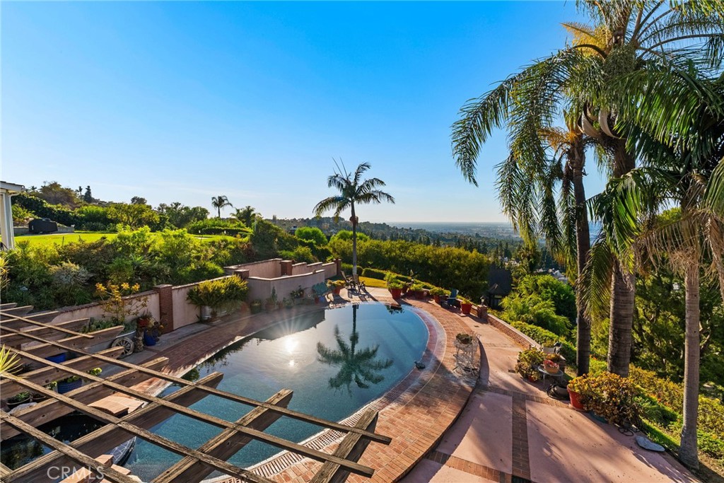 701 S Londerry Lane, Anaheim, CA 92807