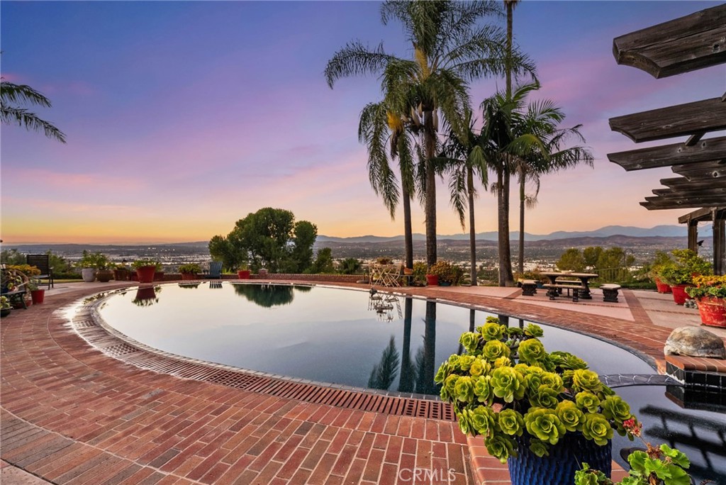 701 S Londerry Lane, Anaheim, CA 92807