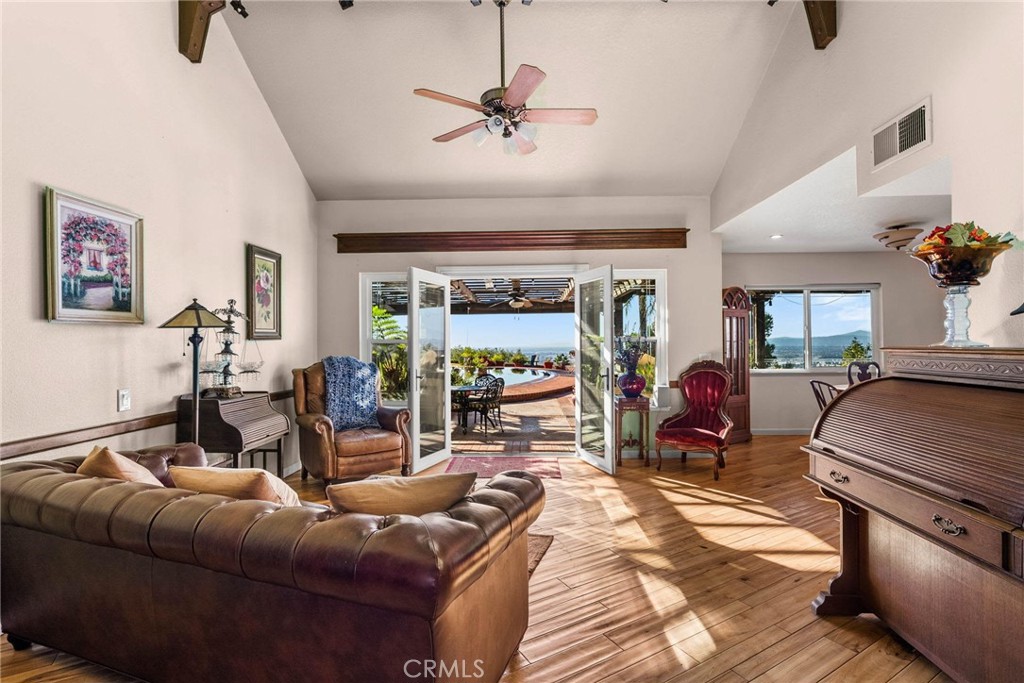 701 S Londerry Lane, Anaheim, CA 92807