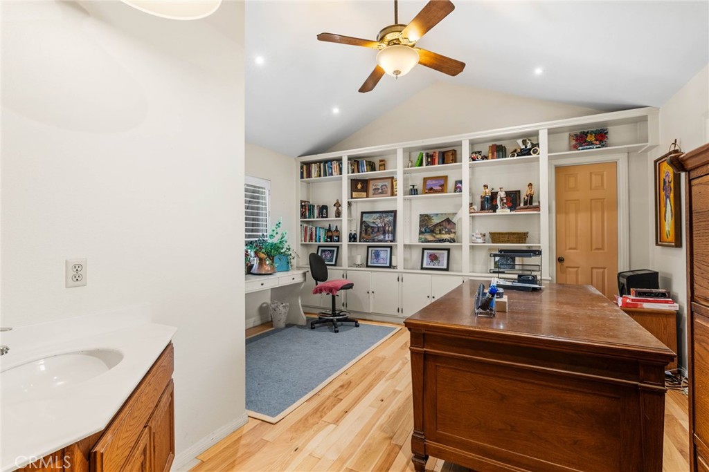 701 S Londerry Lane, Anaheim, CA 92807