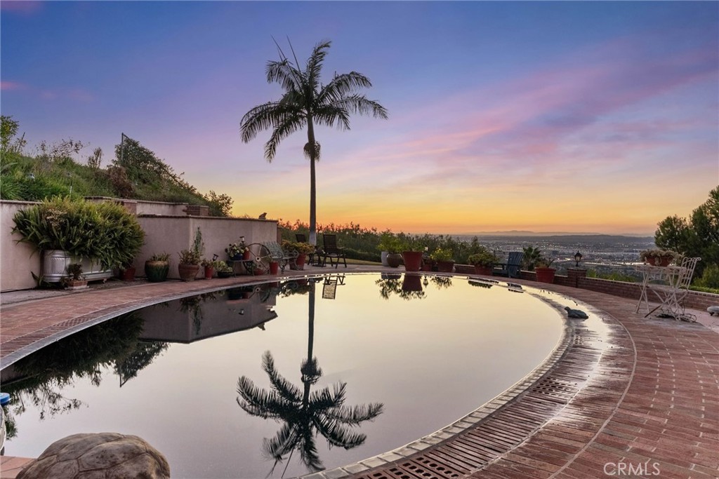 701 S Londerry Lane, Anaheim, CA 92807