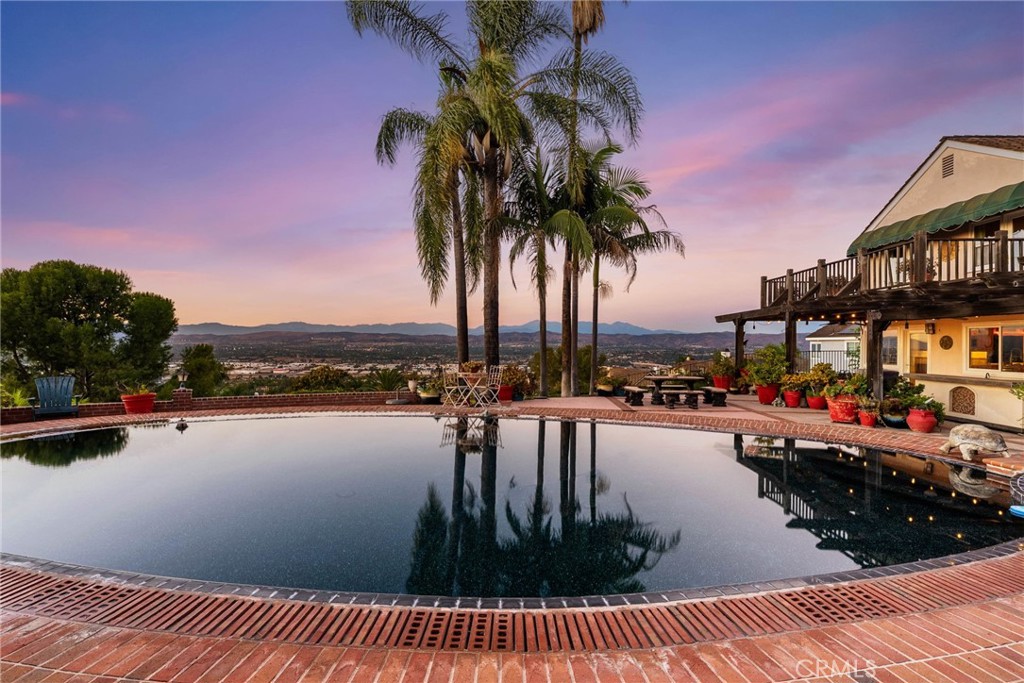 701 S Londerry Lane, Anaheim, CA 92807