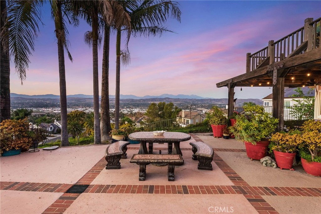701 S Londerry Lane, Anaheim, CA 92807
