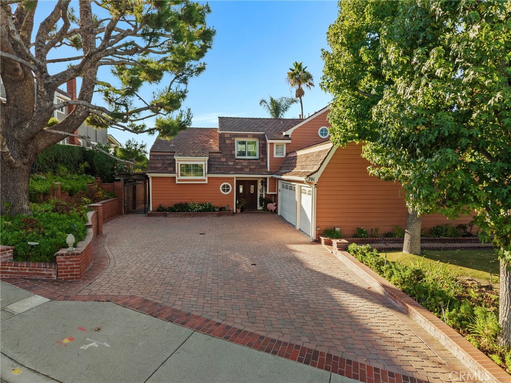 701 S Londerry Lane, Anaheim, CA 92807