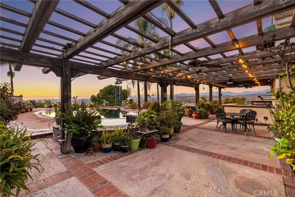 701 S Londerry Lane, Anaheim, CA 92807