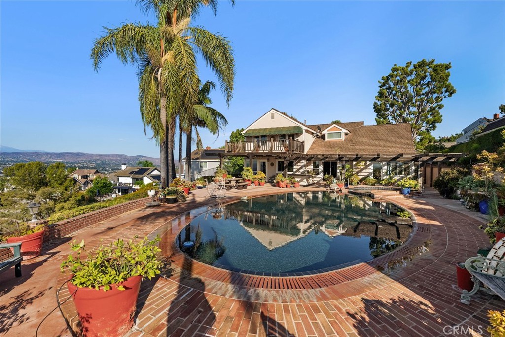 701 S Londerry Lane, Anaheim, CA 92807