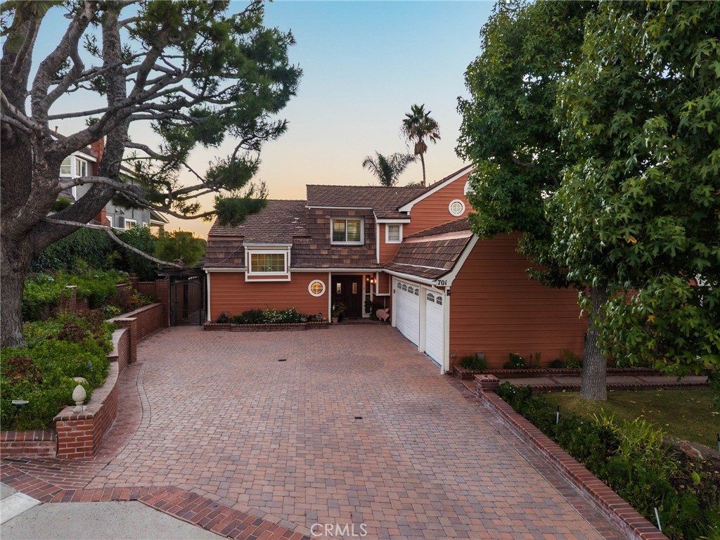 701 S Londerry Lane, Anaheim, CA 92807