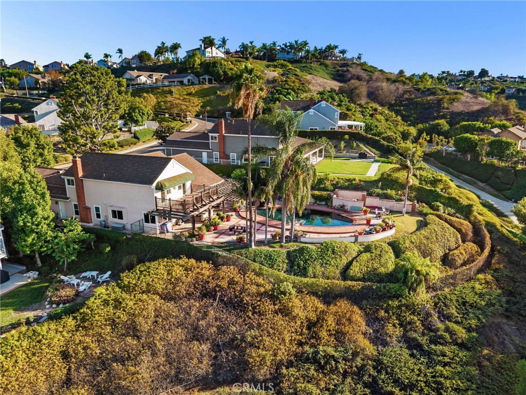 701 S Londerry Lane, Anaheim, CA 92807