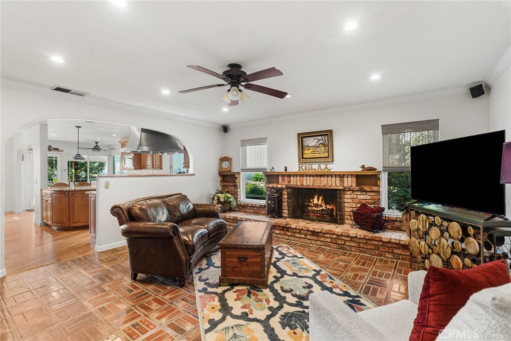 701 S Londerry Lane, Anaheim, CA 92807