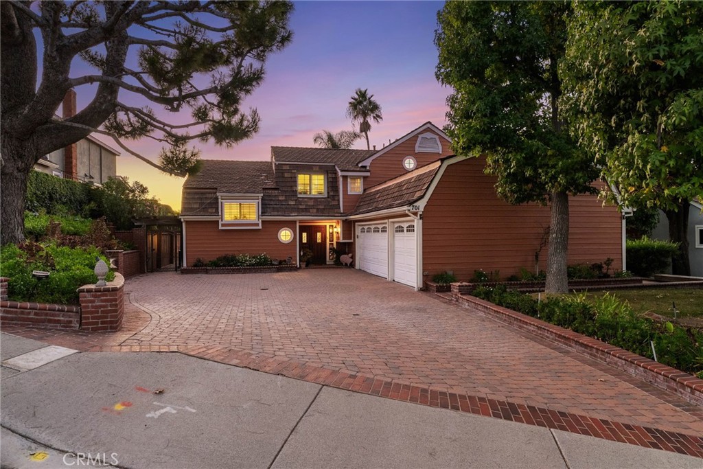 701 S Londerry Lane, Anaheim, CA 92807