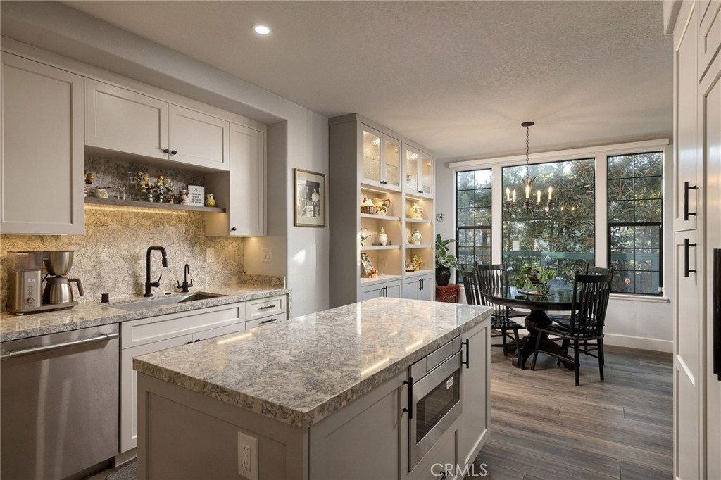 51 Seabrook Cove, Newport Beach, CA 92660