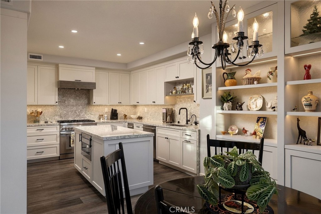 51 Seabrook Cove, Newport Beach, CA 92660