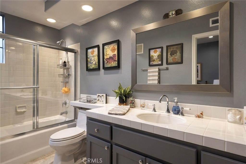 51 Seabrook Cove, Newport Beach, CA 92660