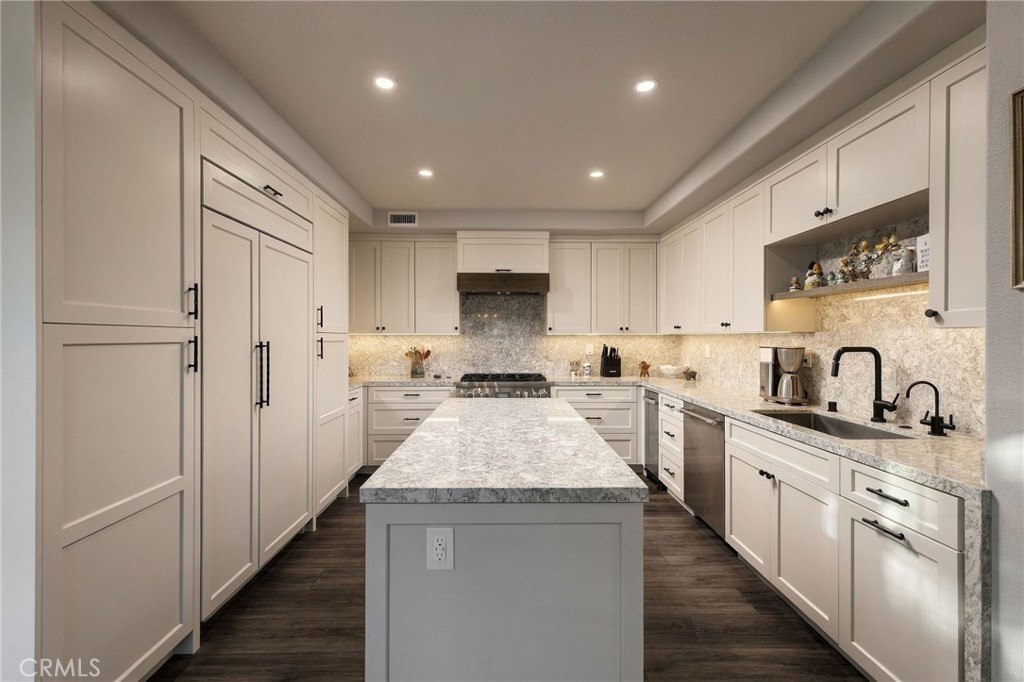 51 Seabrook Cove, Newport Beach, CA 92660