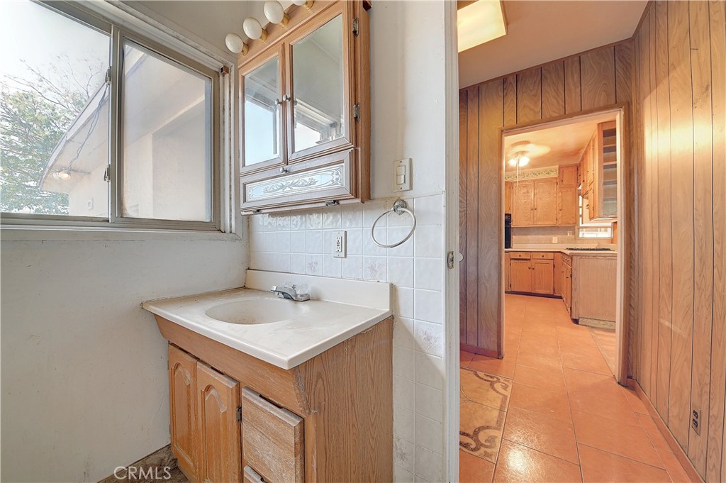 4145 Vernon Avenue, Riverside, CA 92509