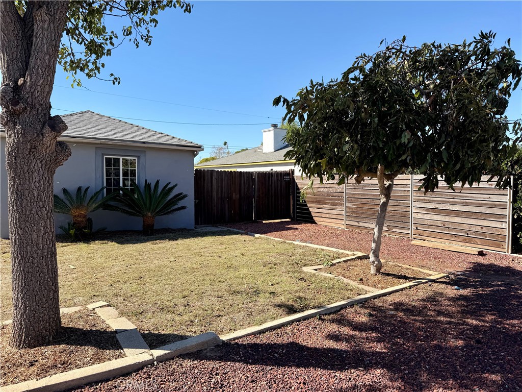 2109 Monrovia, Costa Mesa, CA 92627