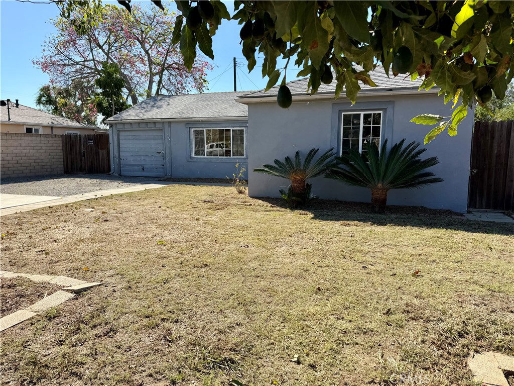 2109 Monrovia, Costa Mesa, CA 92627 2109 Monrovia, Costa Mesa, CA 92627