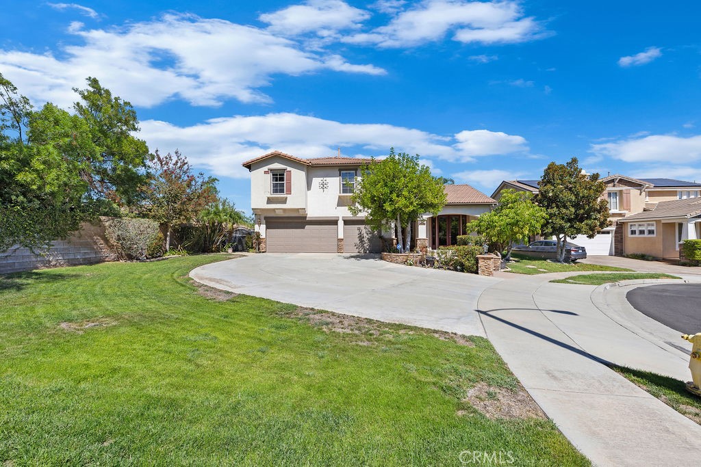 135 Custer Circle, Corona, CA 92881