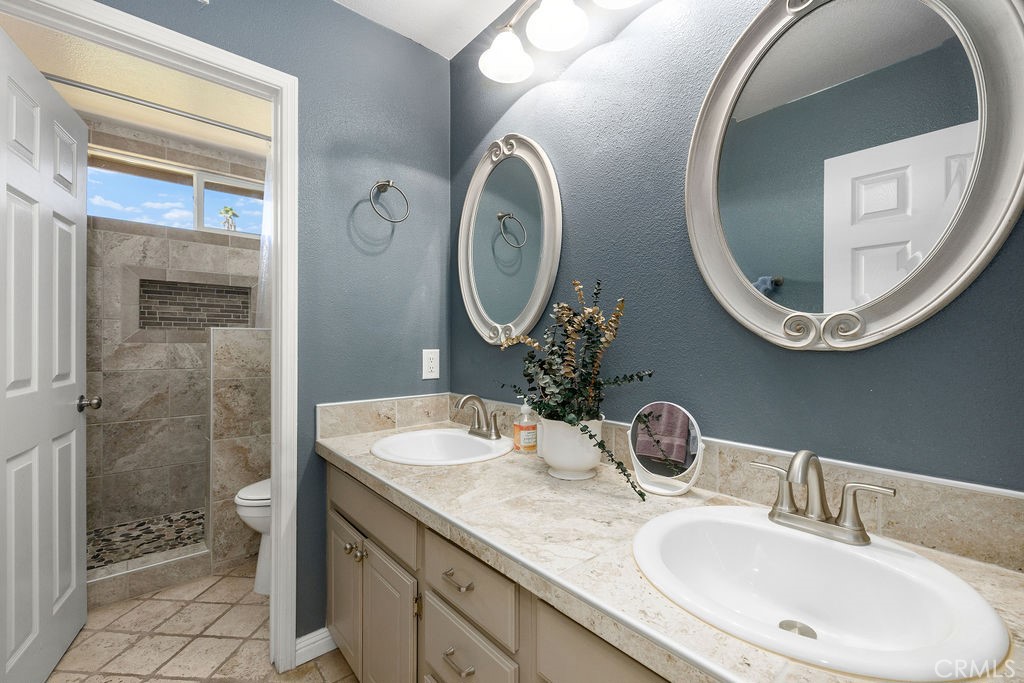 Upstairs Hall BAthroom