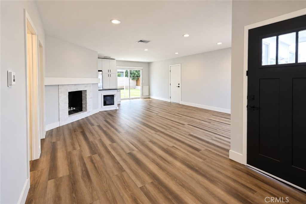 315 University Drive, Costa Mesa, CA 92627
