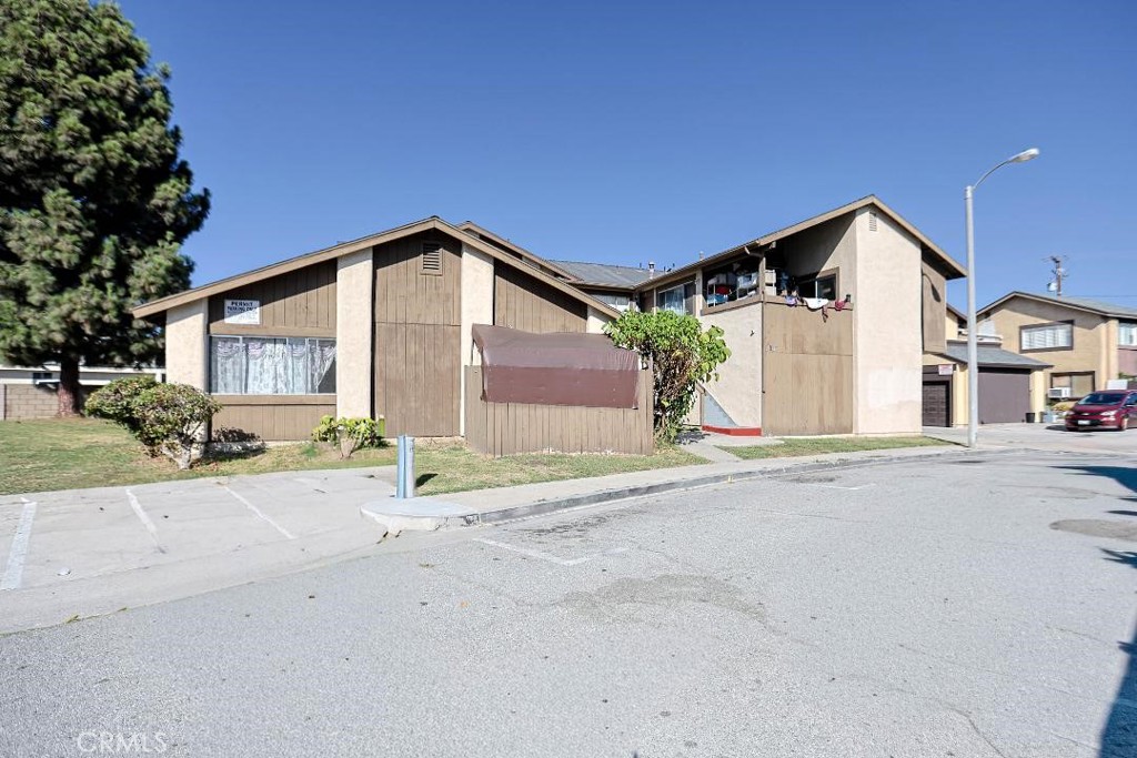 1031 W Central, Santa Ana, CA 92707