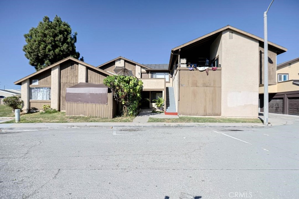 1031 W Central, Santa Ana, CA 92707