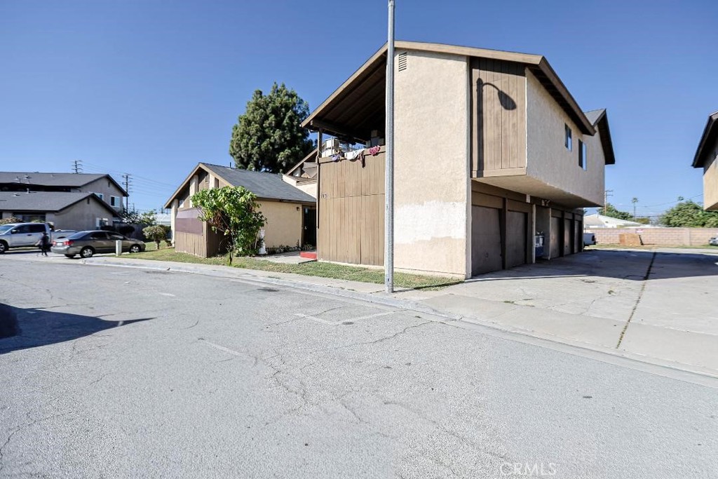 1031 W Central, Santa Ana, CA 92707