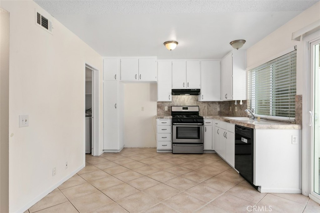 11 Rosemary, #20, Irvine, CA 92604