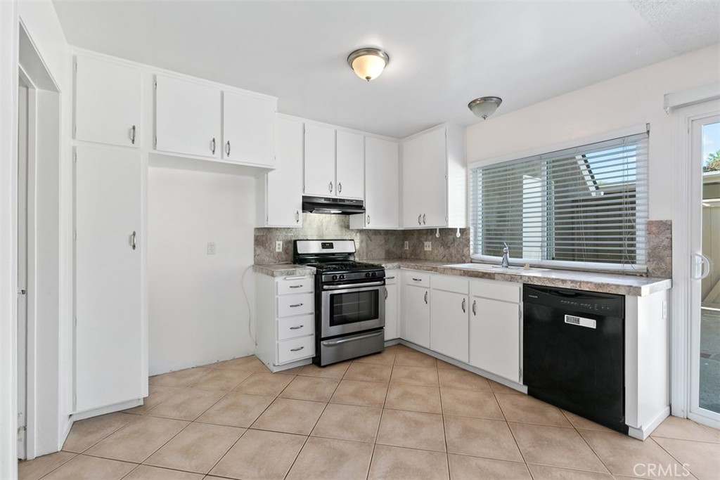 11 Rosemary, #20, Irvine, CA 92604