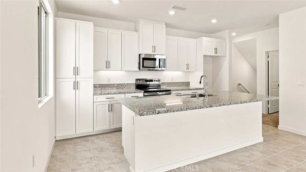 *Photos of different homesite used for floorplan representation*