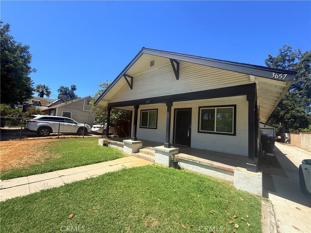 3655 Comer Ave, Riverside, CA 92507 3655 Comer Ave, Riverside, CA 92507