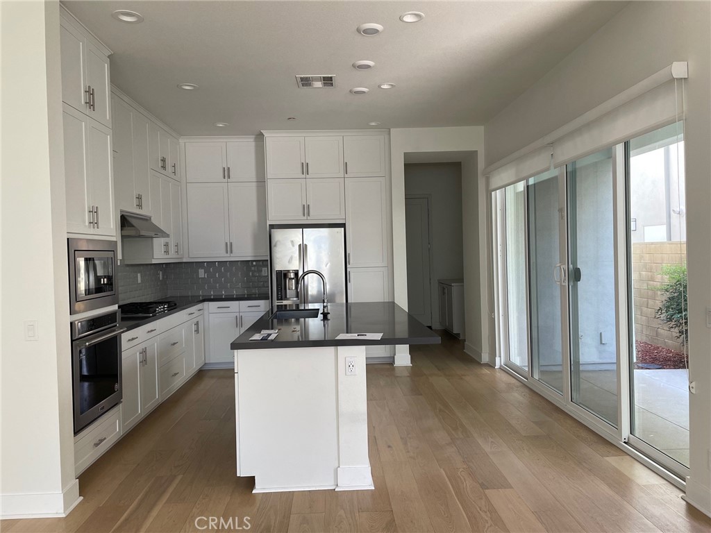 213 Paramount, Irvine, CA 92618