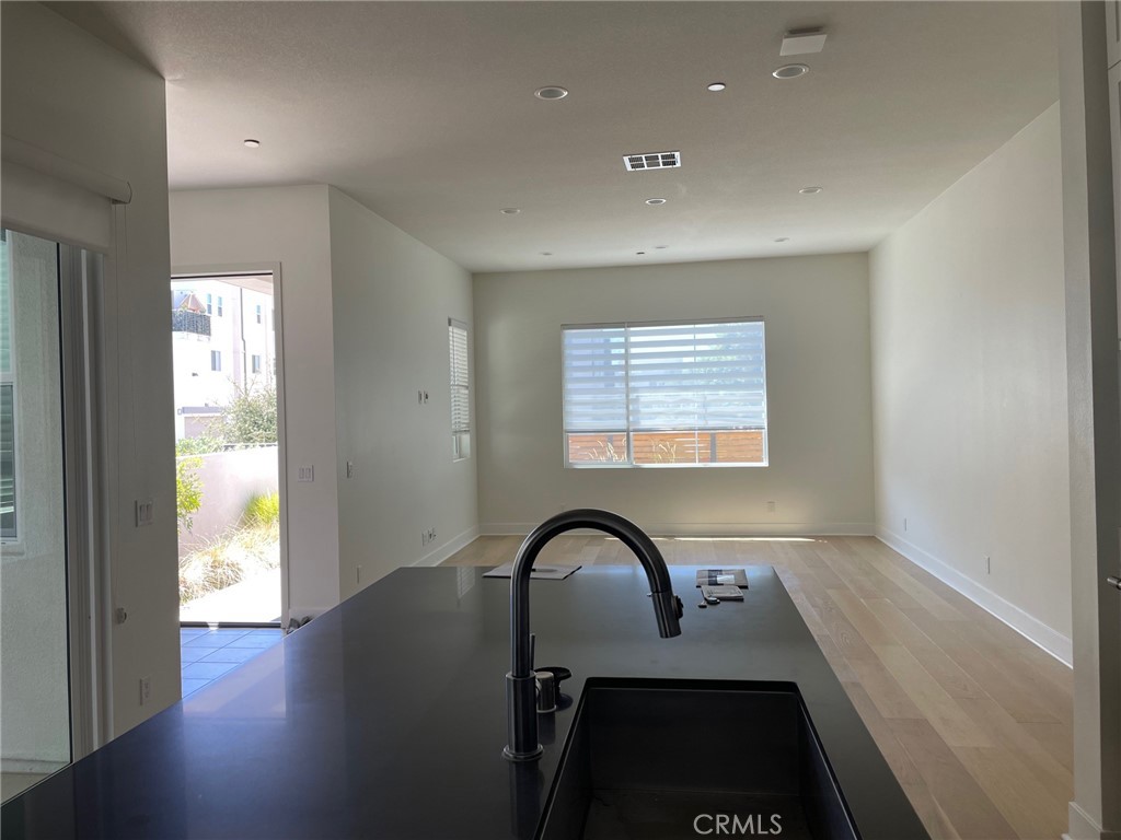 213 Paramount, Irvine, CA 92618