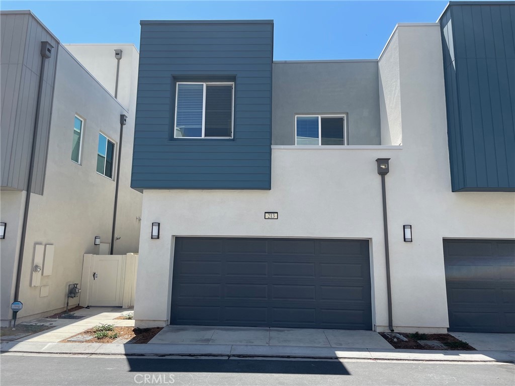 213 Paramount, Irvine, CA 92618