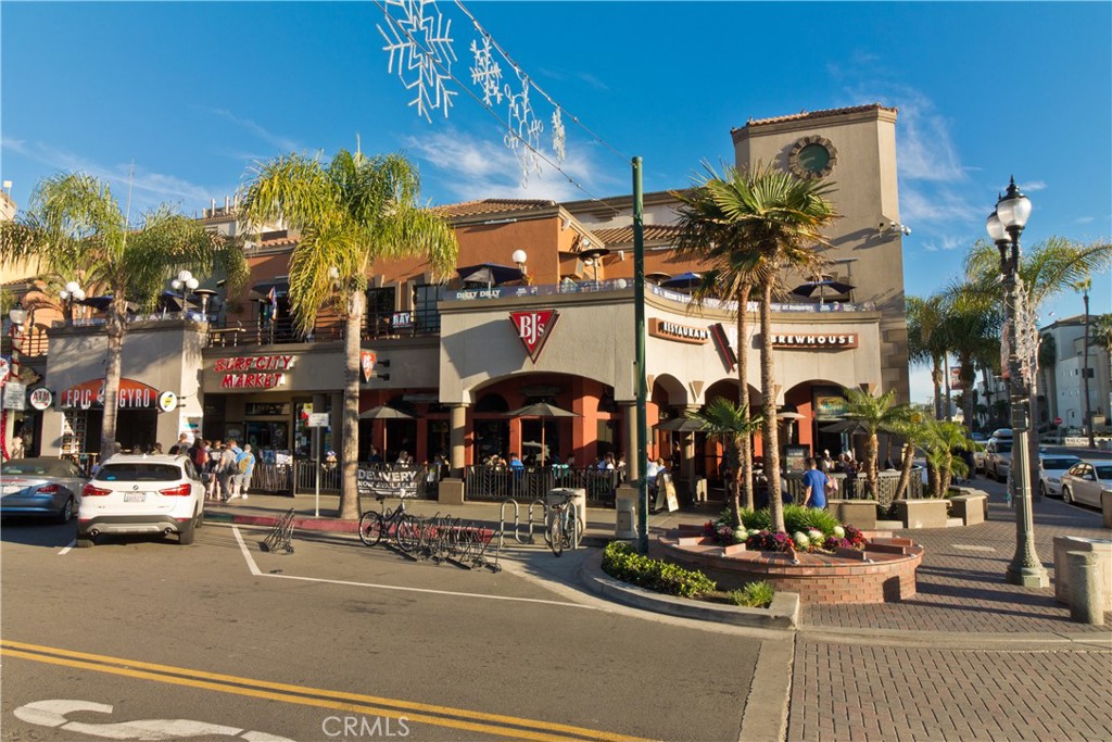 8686 Hastings Circle, Huntington Beach, CA 92647