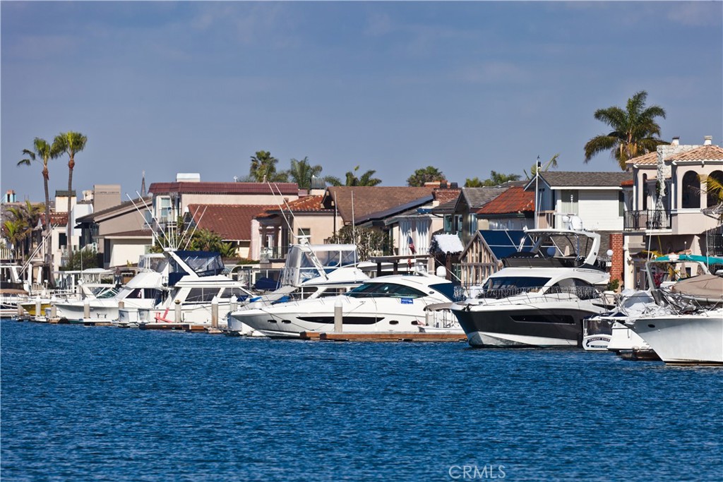 8686 Hastings Circle, Huntington Beach, CA 92647