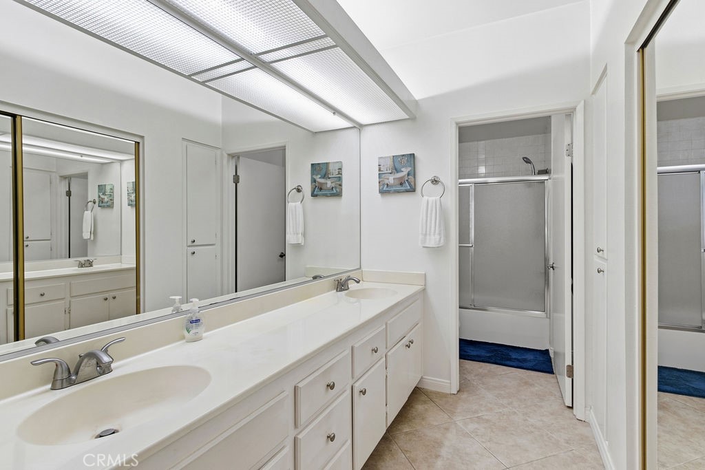 Large primary dual sink bathroom