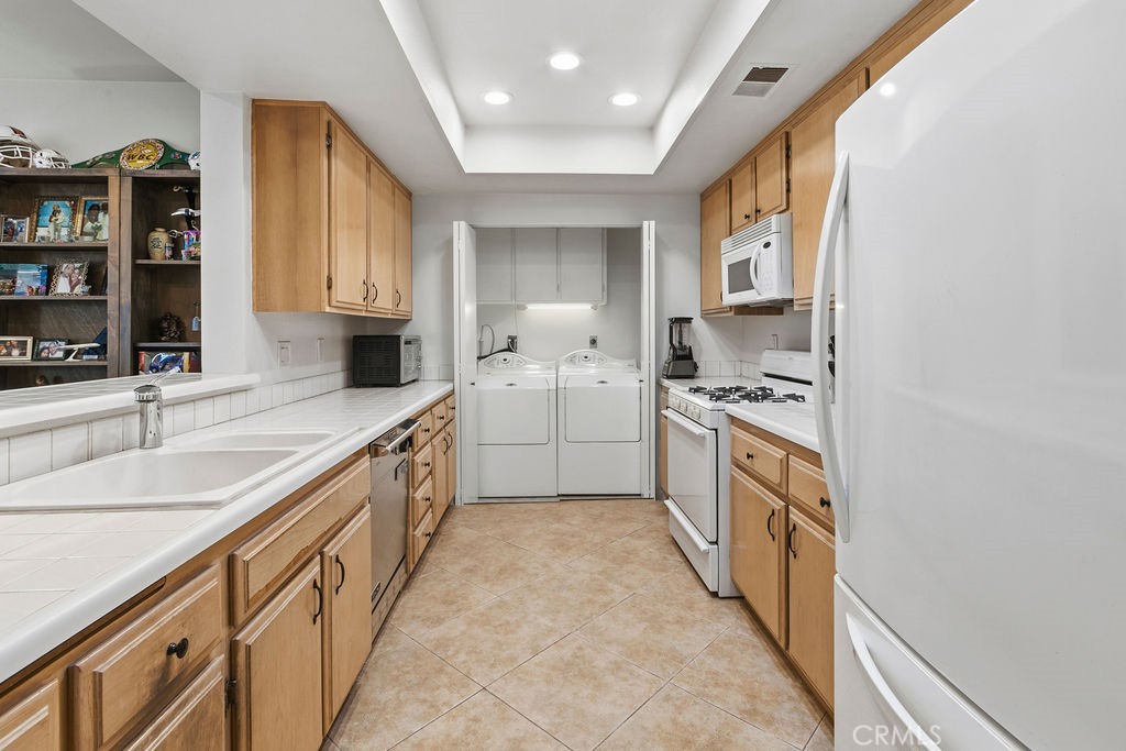 includes indoor laundry