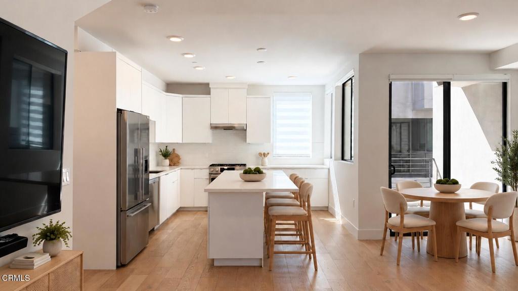 5. kitchen_IMG_0406 1_staged