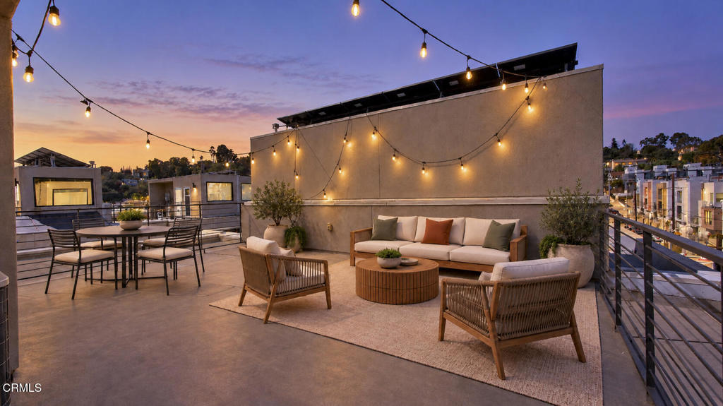 28. roof top patio_IMG_0443 1_staged_twi