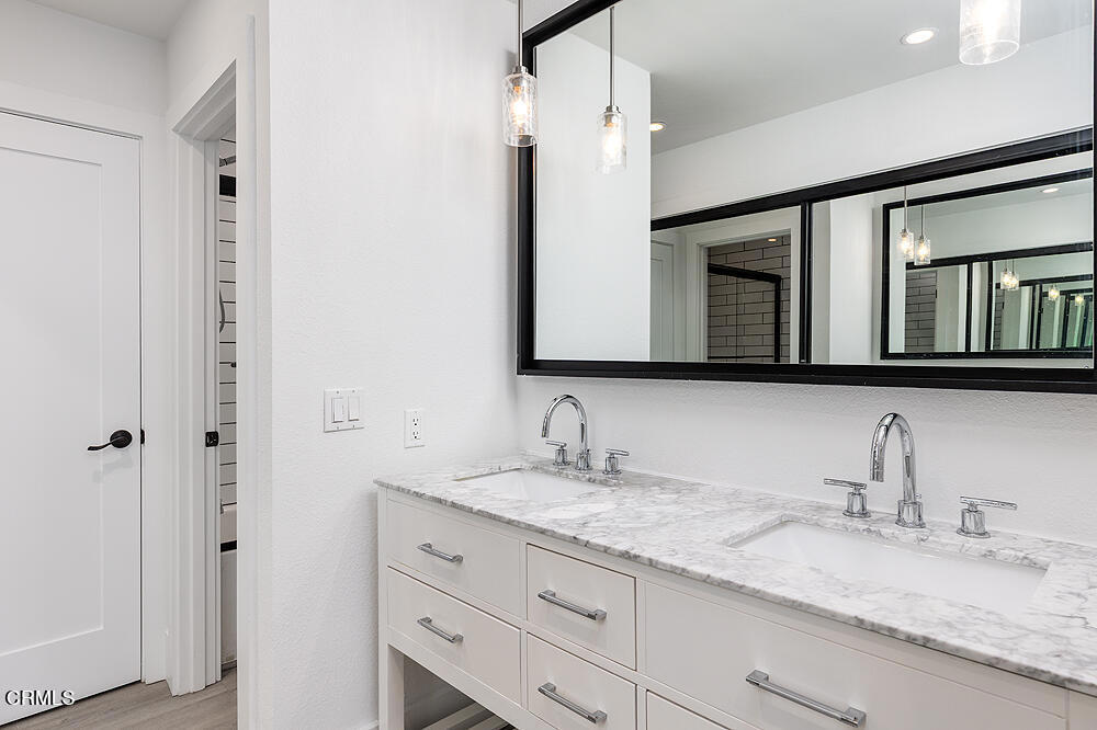 214 S Marengo Ave 011-mls